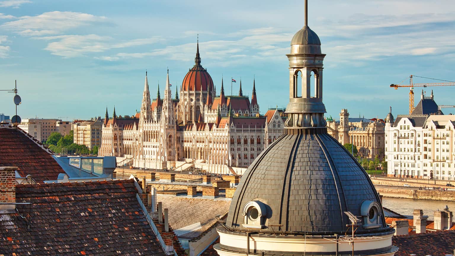 15 pros and cons of a Hungary Golden Visa: reasons to obtain a Hungarian residence permit