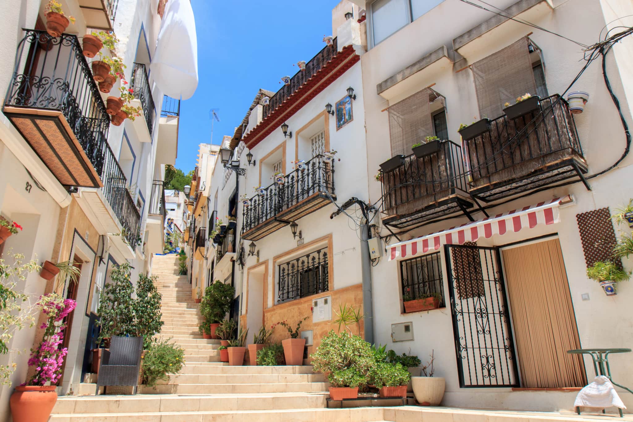 Spain Golden Visa benefits and limits after closure