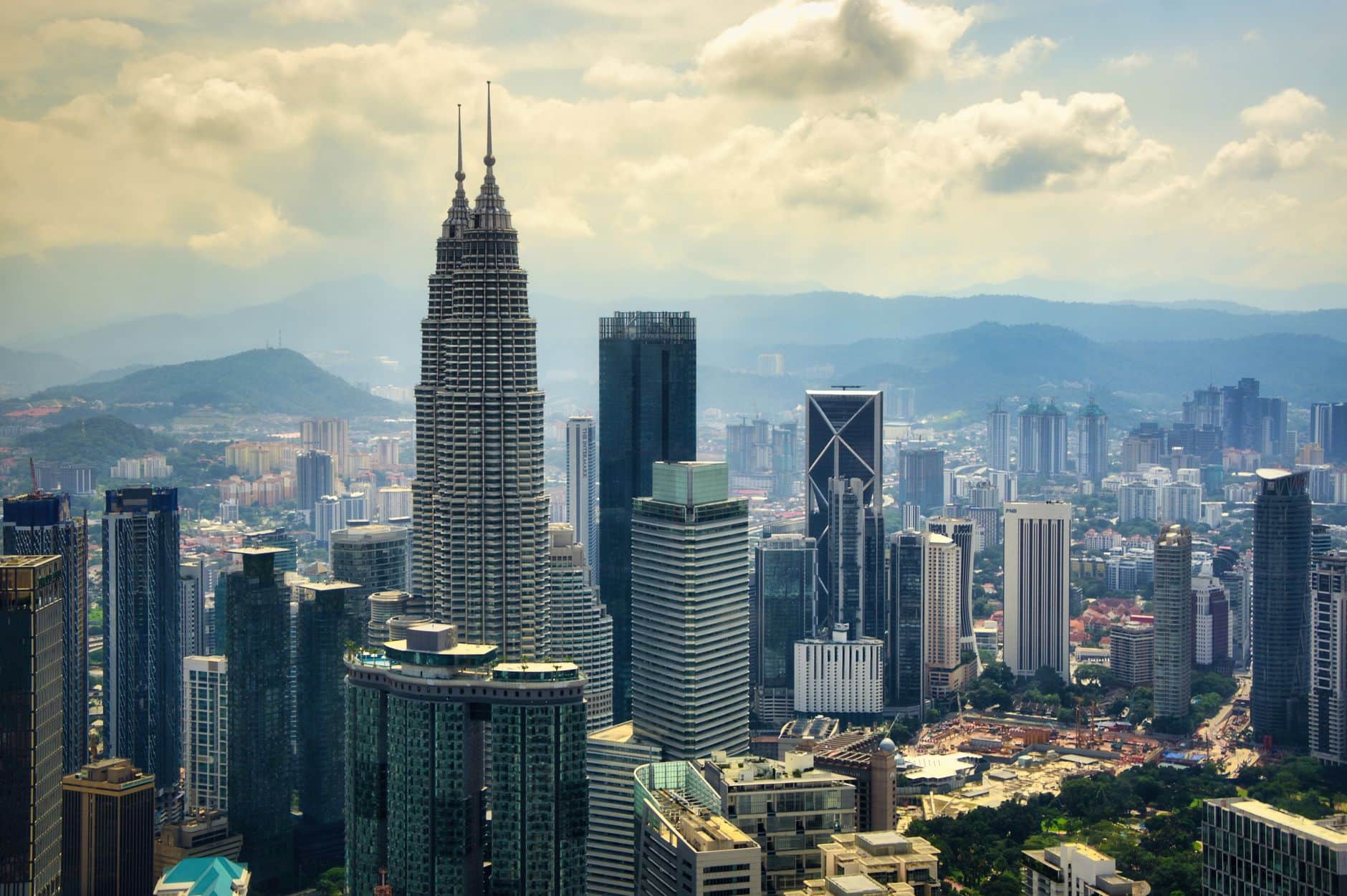 Malaysia My Second Home (MM2H) 2026: Tiers, Costs and How It Compares to European Golden Visas